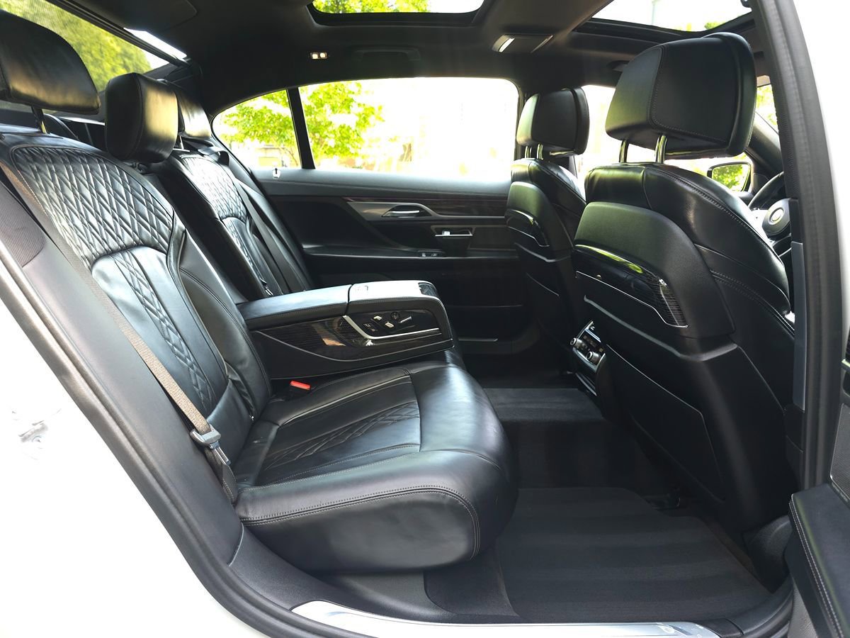 Used 2022 BMW 740i xDrive w/ M Sport Package AWD/4WD image 19