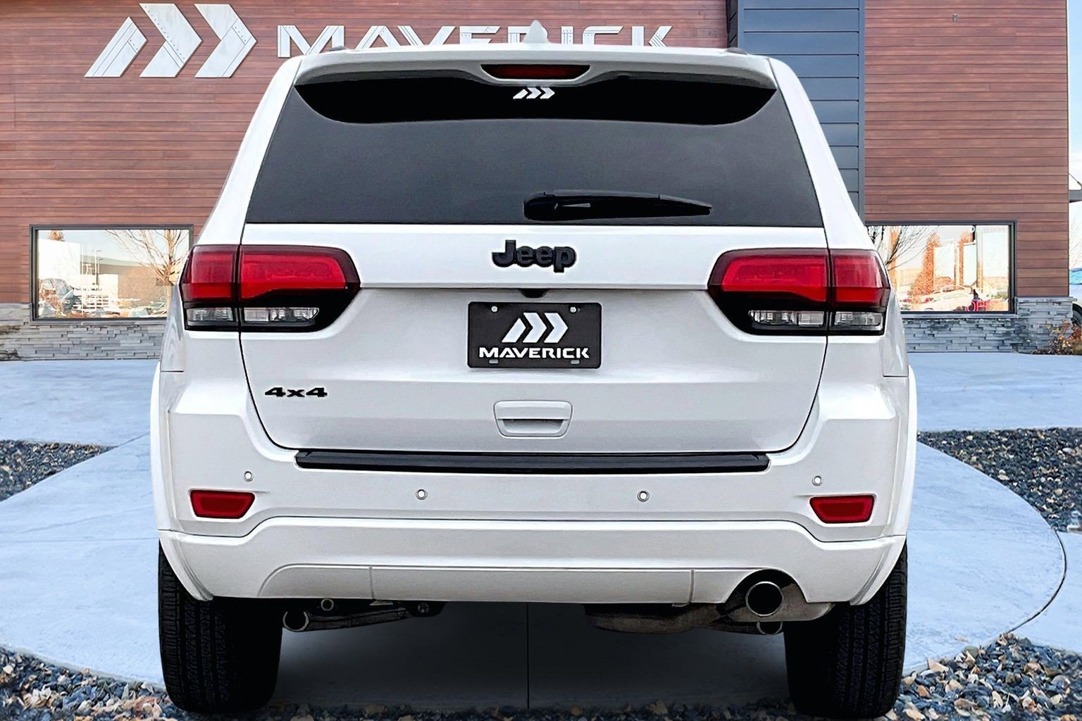 Used 2022 Jeep Grand Cherokee Laredo X image 6
