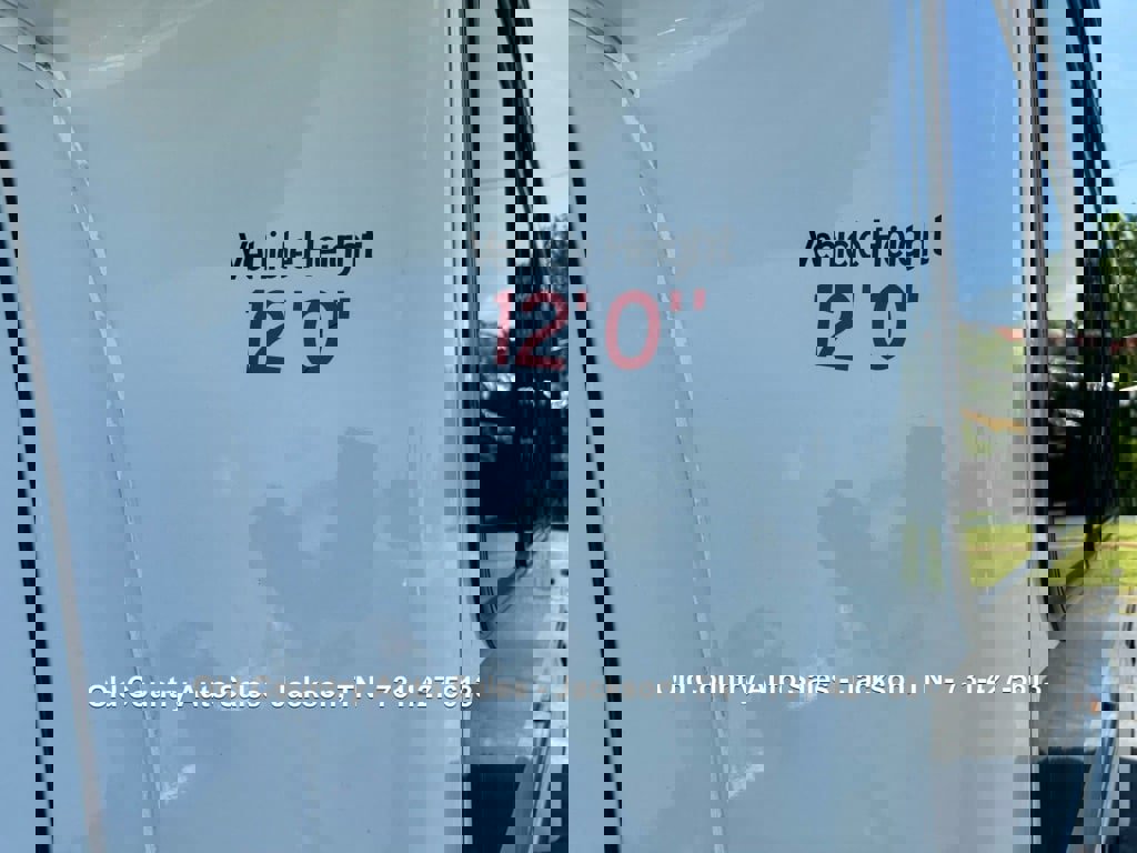 Used 2012 Ford F550 2WD Regular Cab Super Duty w/ Payload Upgrade Pkg image 20