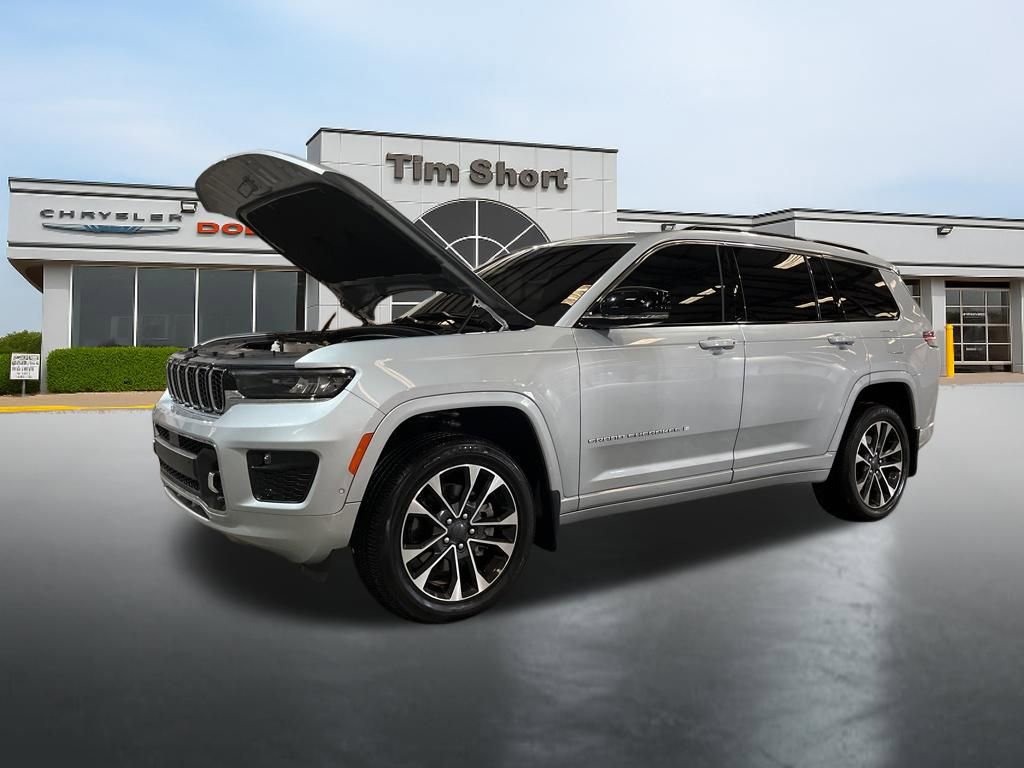 Used 2025 Jeep Grand Cherokee L Overland w/ MOPAR Finishing Package AWD/4WD image 17