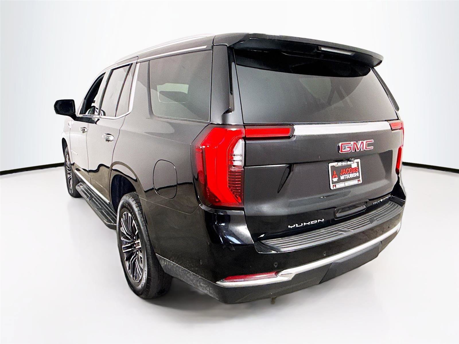 Used 2025 GMC Yukon Elevation image 11