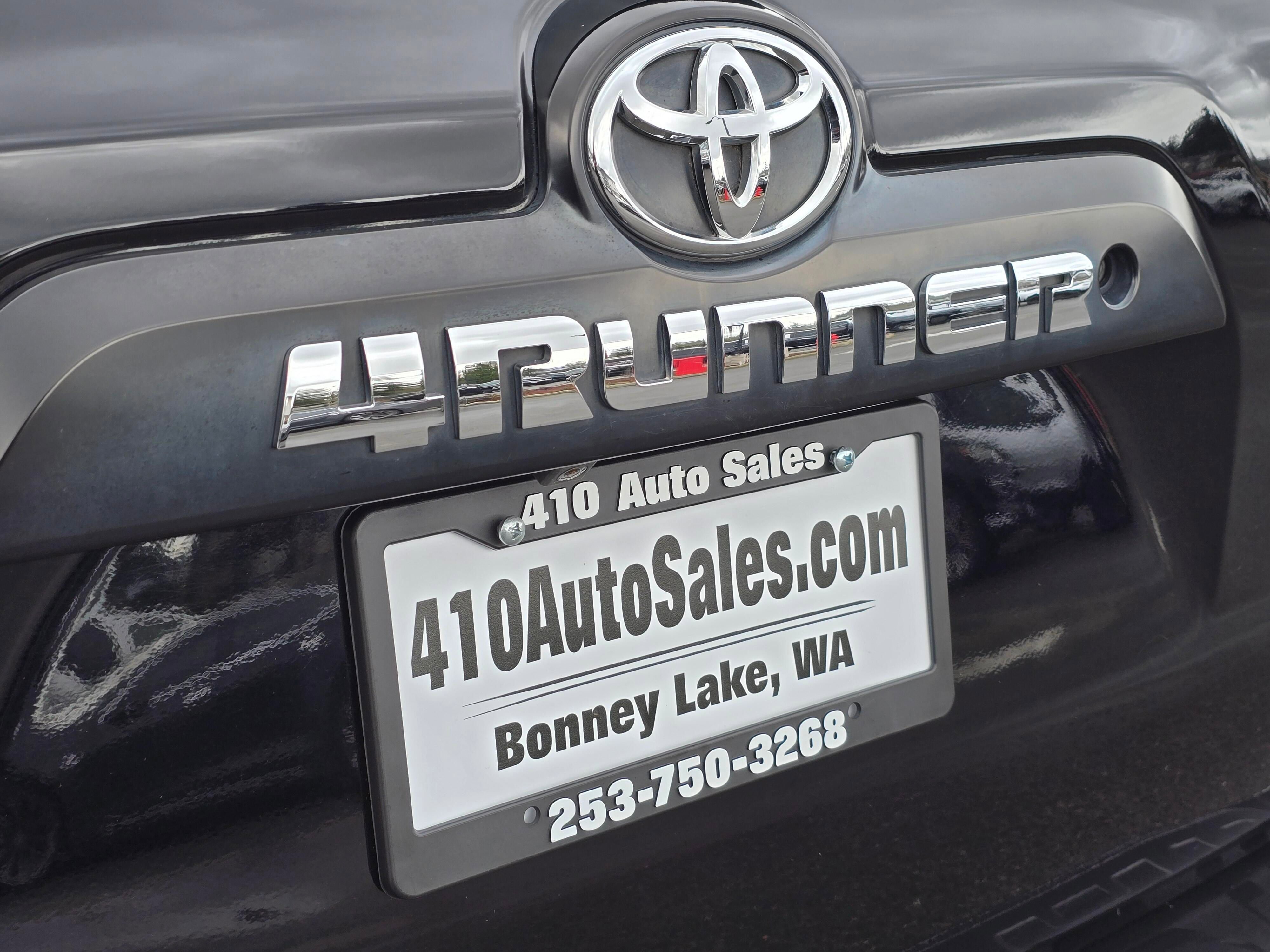 Used 2018 Toyota 4Runner TRD Off-Road AWD/4WD image 9