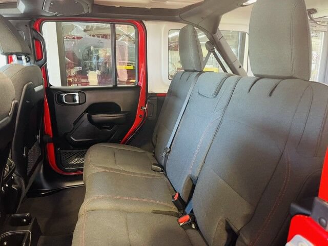 Used 2025 Jeep Wrangler Unlimited Rubicon AWD/4WD image 15