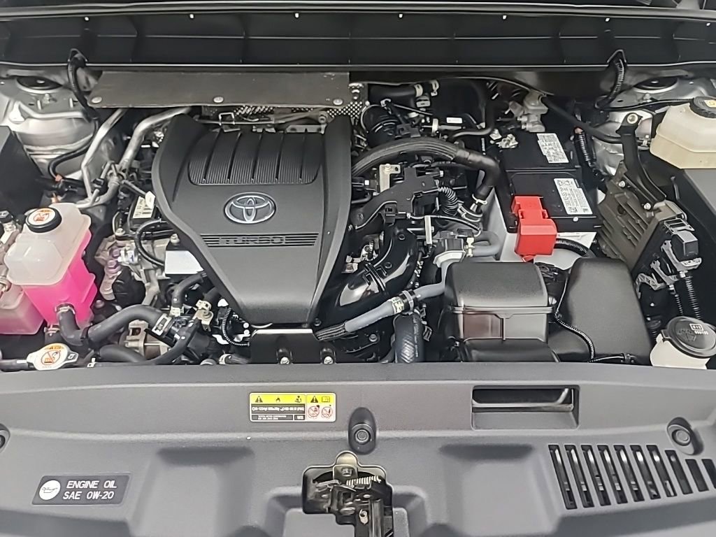 Used 2023 Toyota Highlander LE image 42