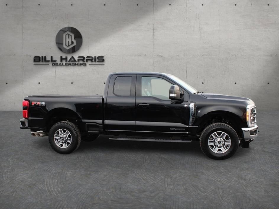 Used 2023 Ford F350 Lariat w/ FX4 Off-Road Package image 4