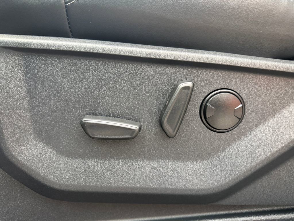 Used 2025 Ford Expedition Platinum w/ Driver's Package image 26