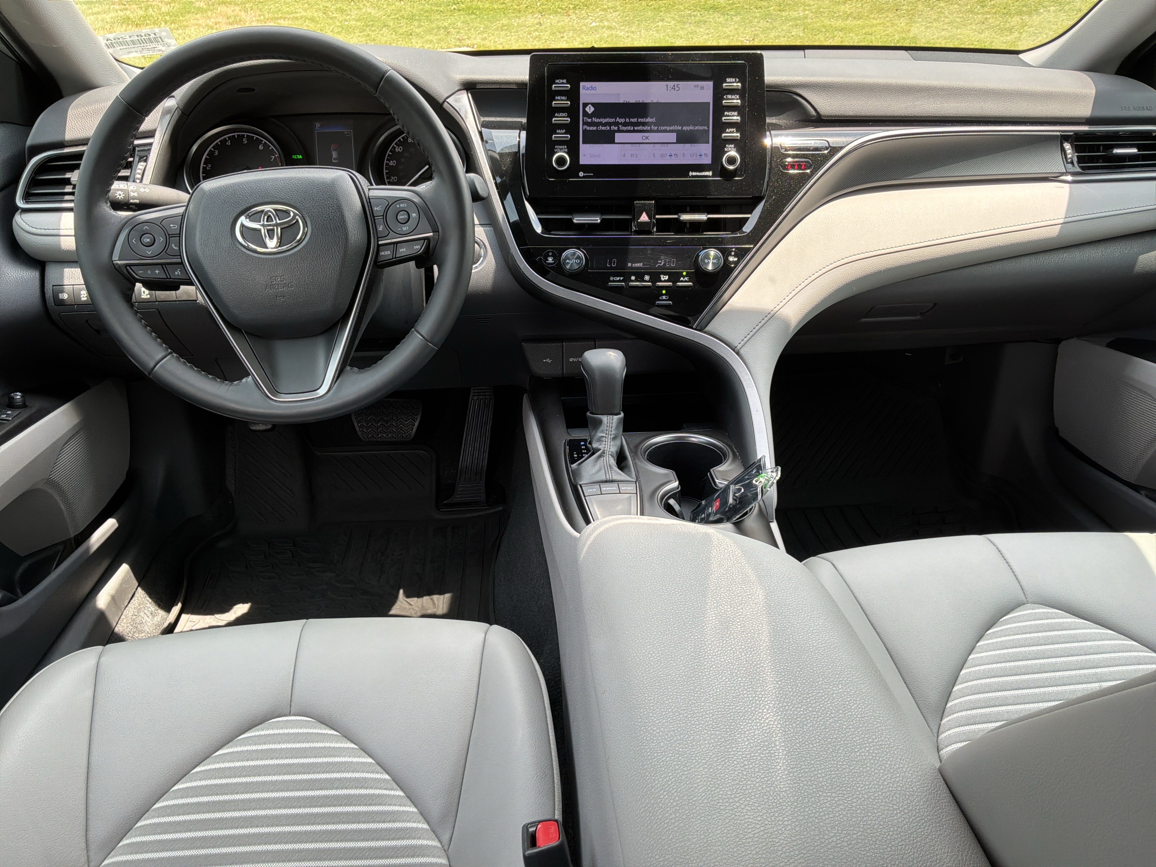 Used 2023 Toyota Camry SE w/ Convenience Package FWD image 28