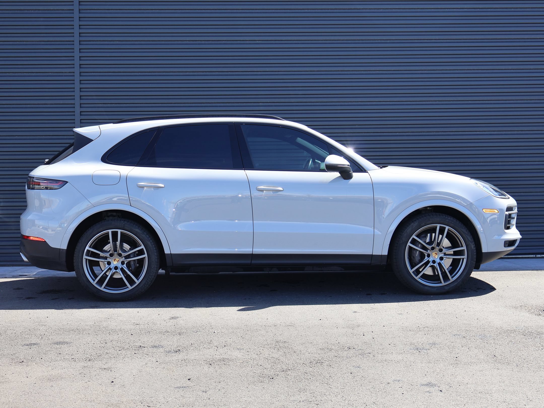 Used 2022 Porsche Cayenne AWD/4WD image 8