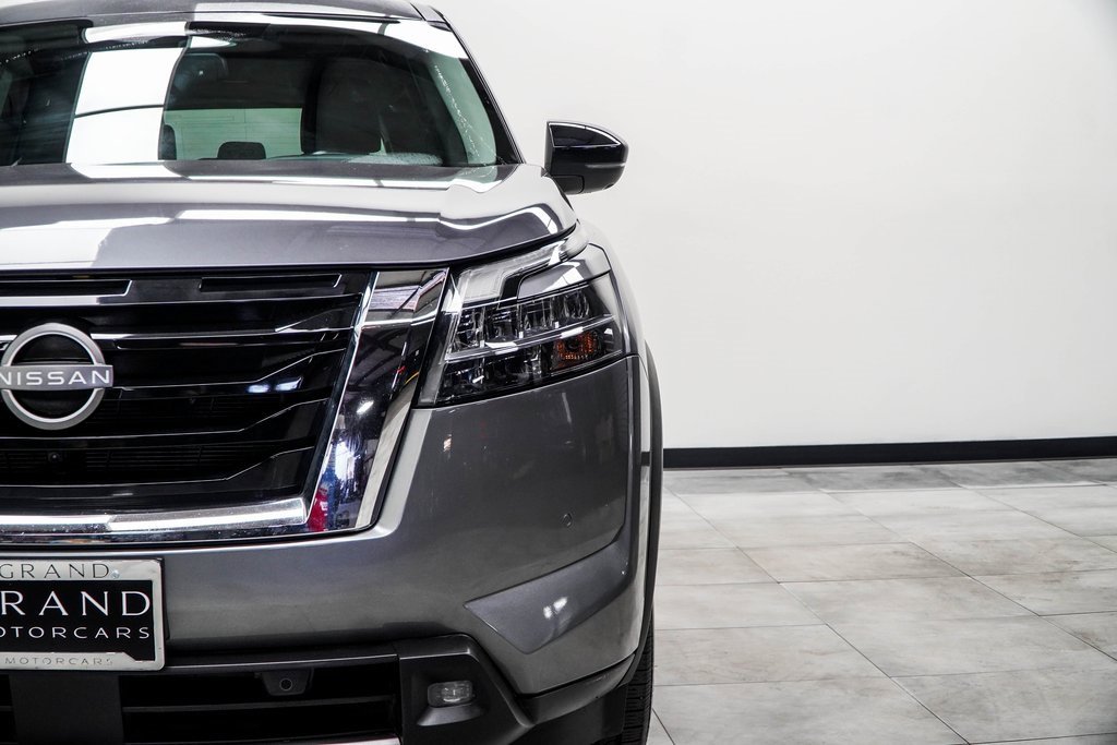 Used 2022 Nissan Pathfinder SL image 4