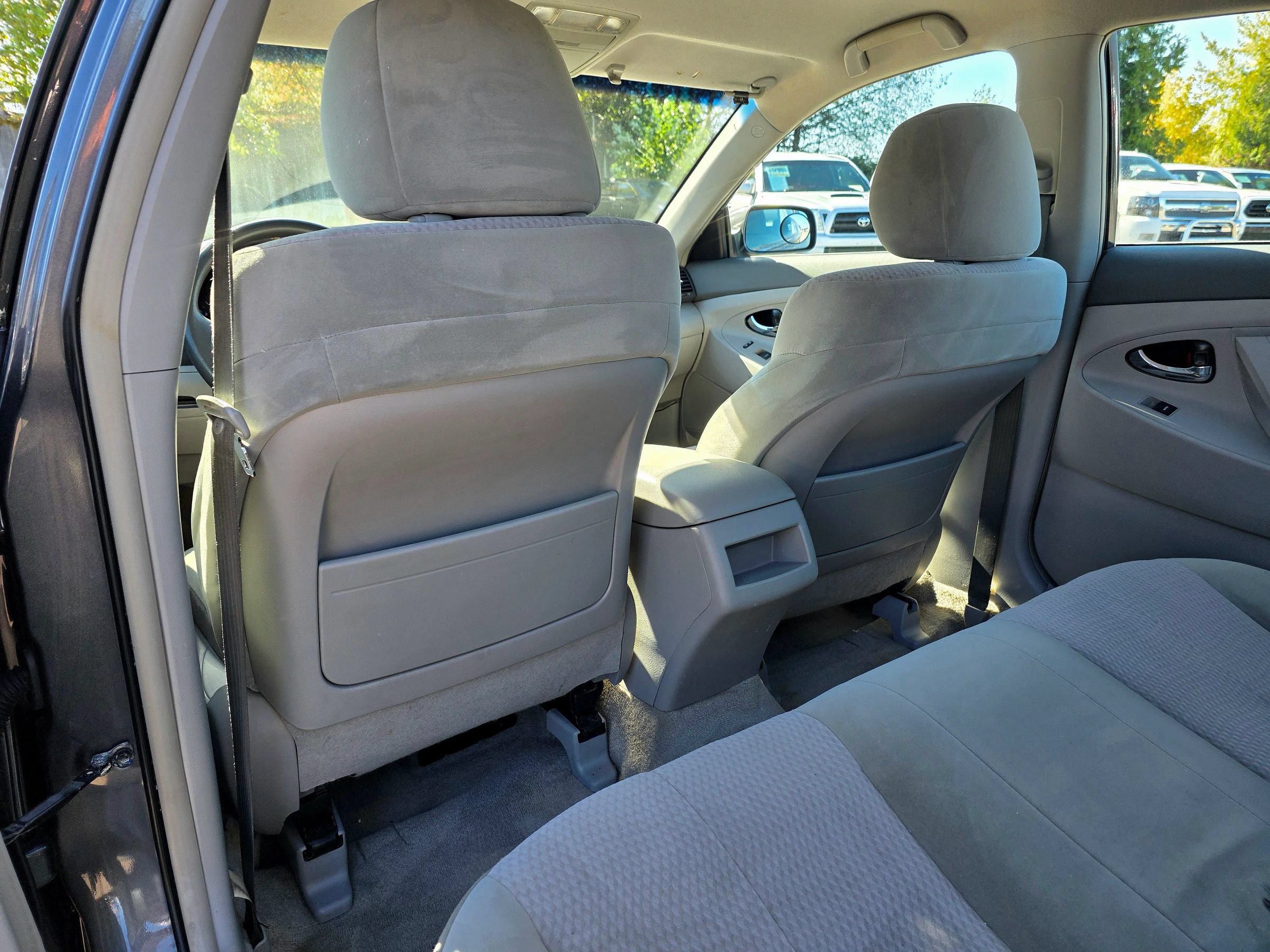 Used 2010 Toyota Camry LE FWD image 31
