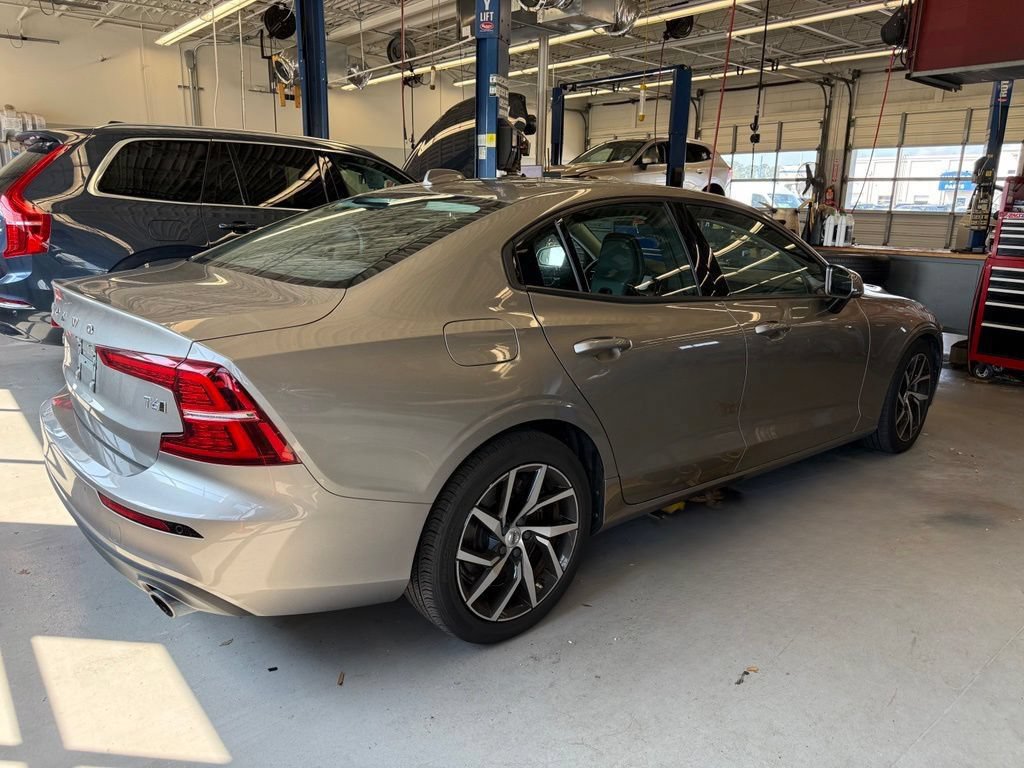 Used 2019 Volvo S60 T6 Momentum w/ Multimedia Package AWD/4WD image 4