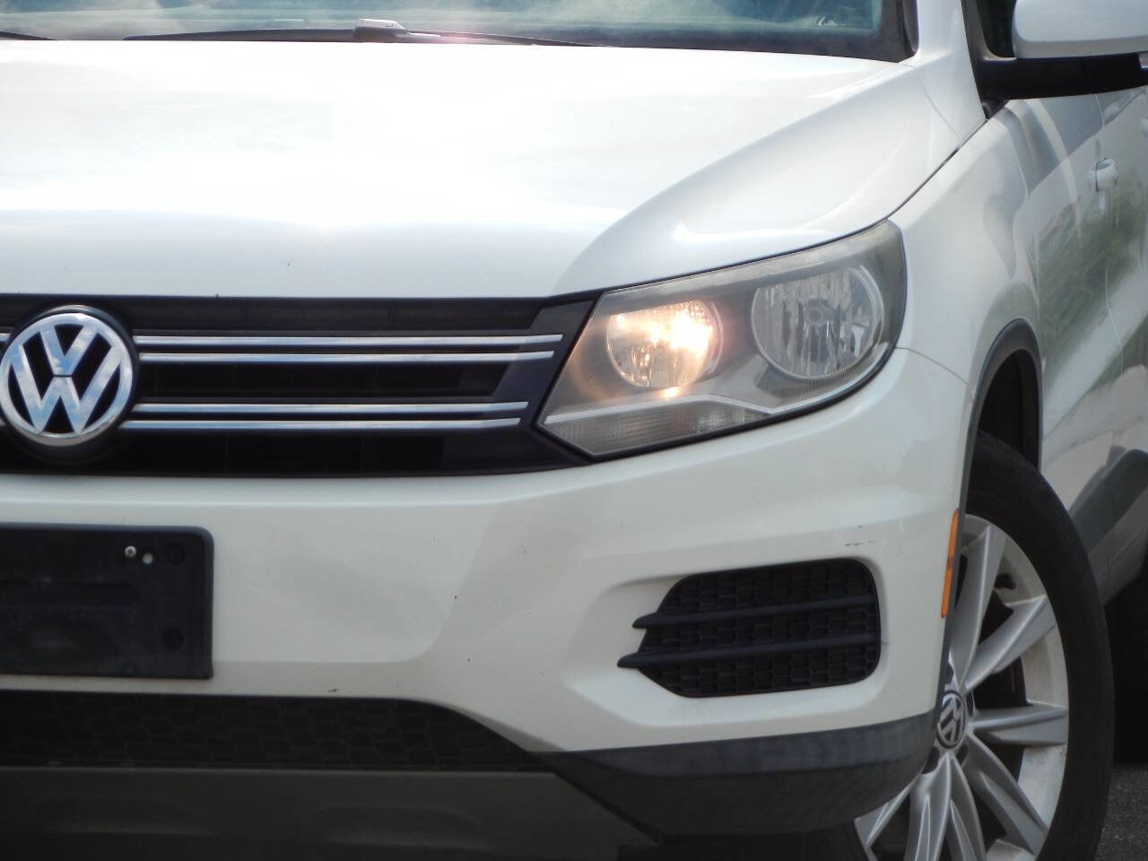 Used 2014 Volkswagen Tiguan SE image 4