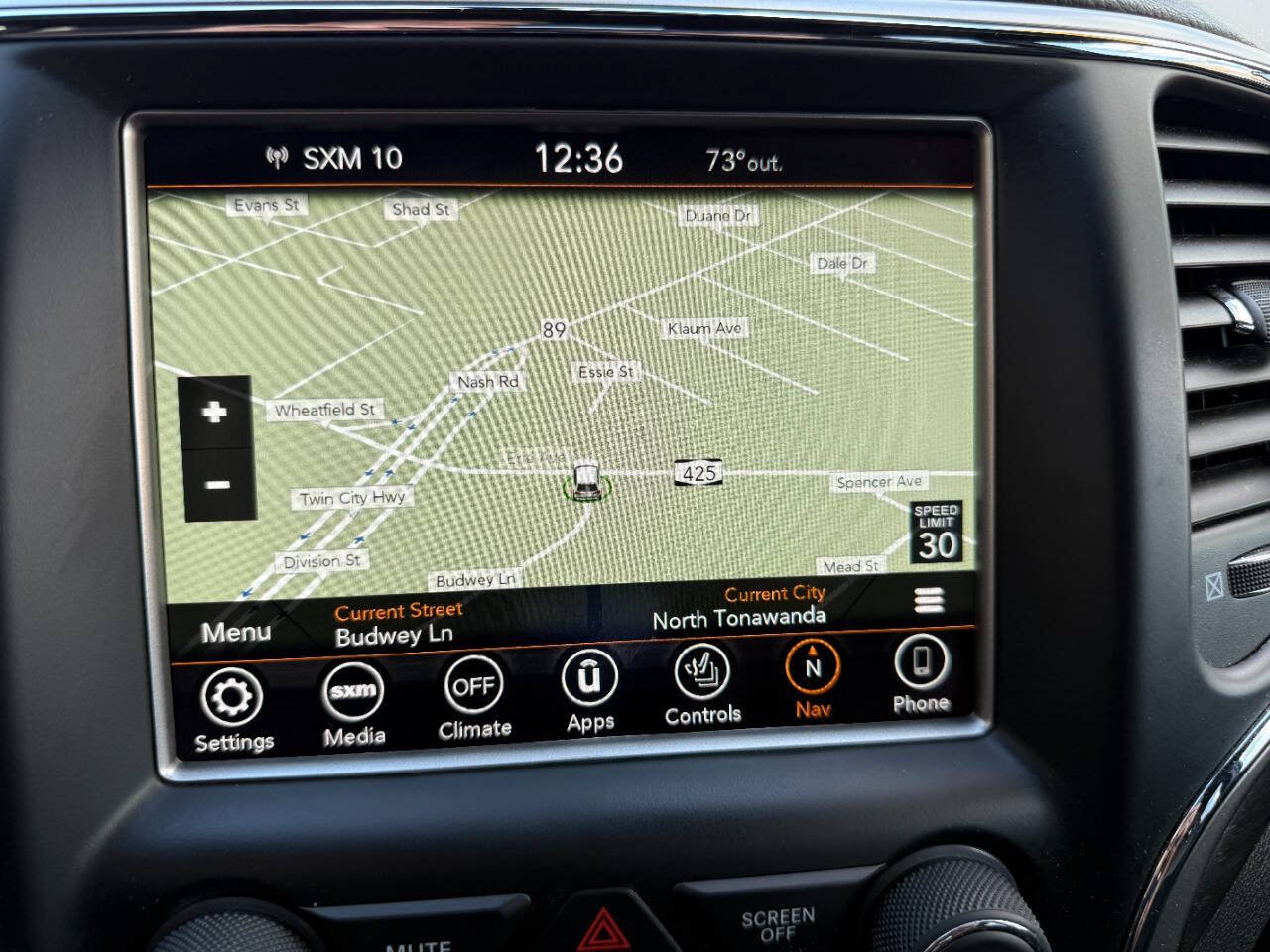Used 2018 Jeep Grand Cherokee Altitude AWD/4WD image 22