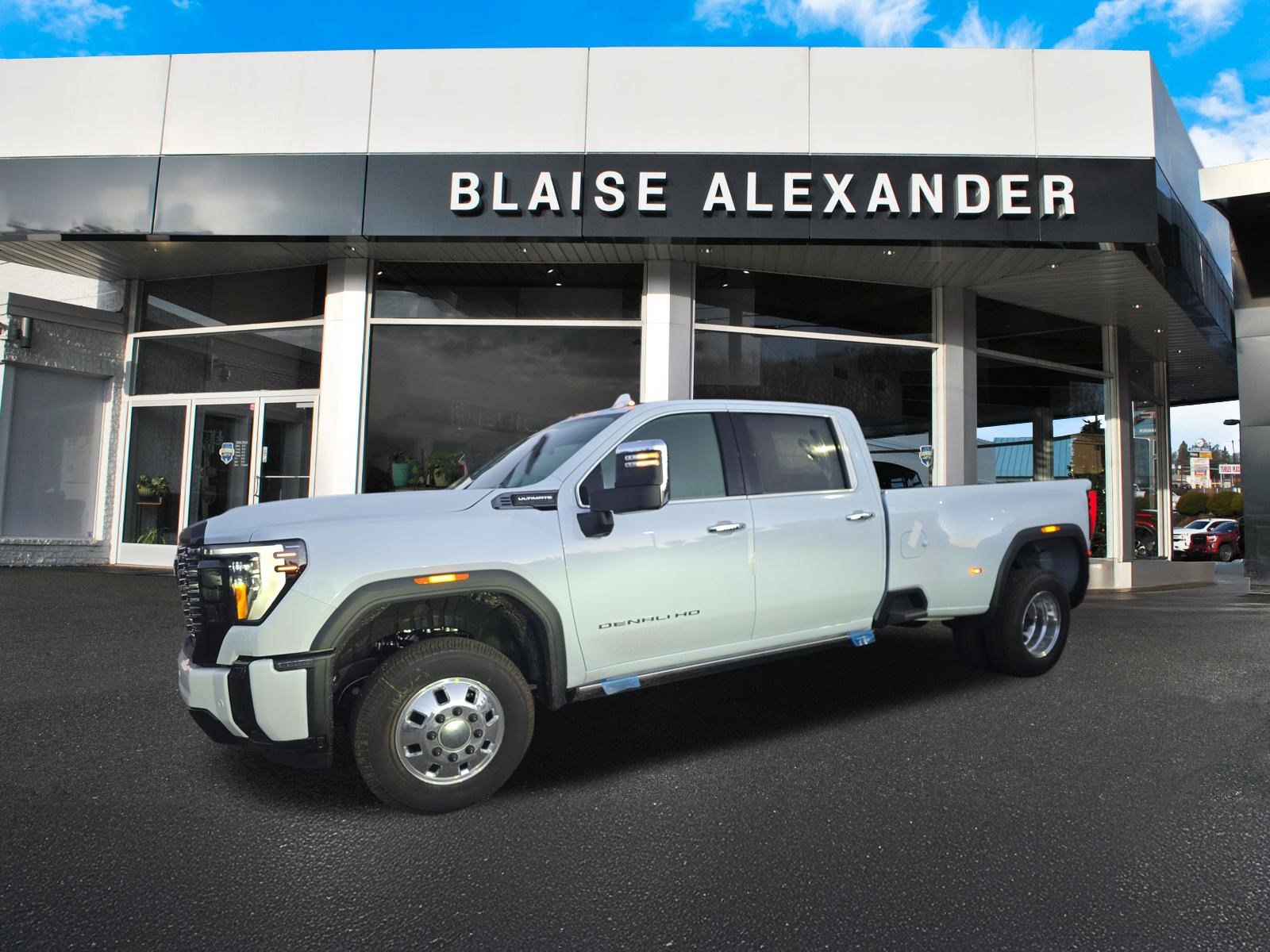 New 2026 GMC Sierra 3500 Denali Ultimate AWD/4WD image 7
