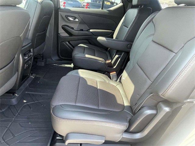Used 2023 Chevrolet Traverse High Country image 12