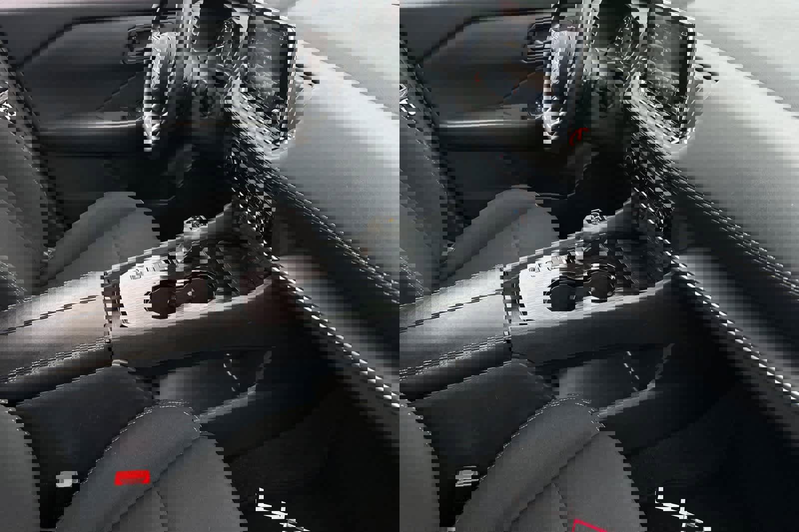 Used 2024 Nissan Rogue S image 17