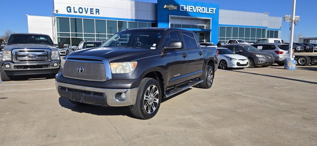 Used 2013 Toyota Tundra 4x4 CrewMax image 3