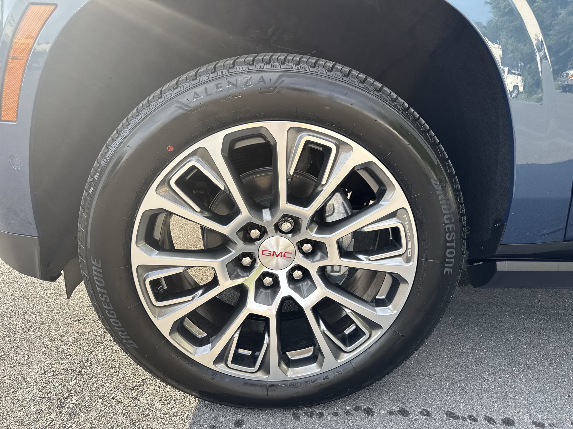 New 2026 GMC Yukon Denali w/ Denali Reserve Package AWD/4WD image 19