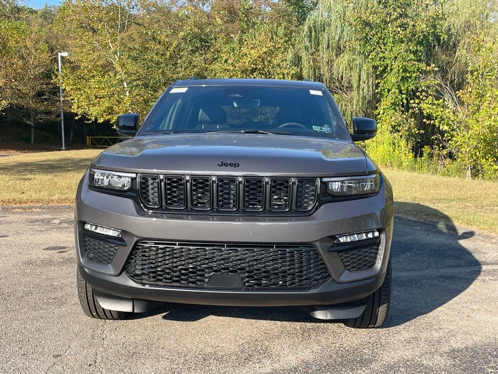 New 2025 Jeep Grand Cherokee L Altitude image 8