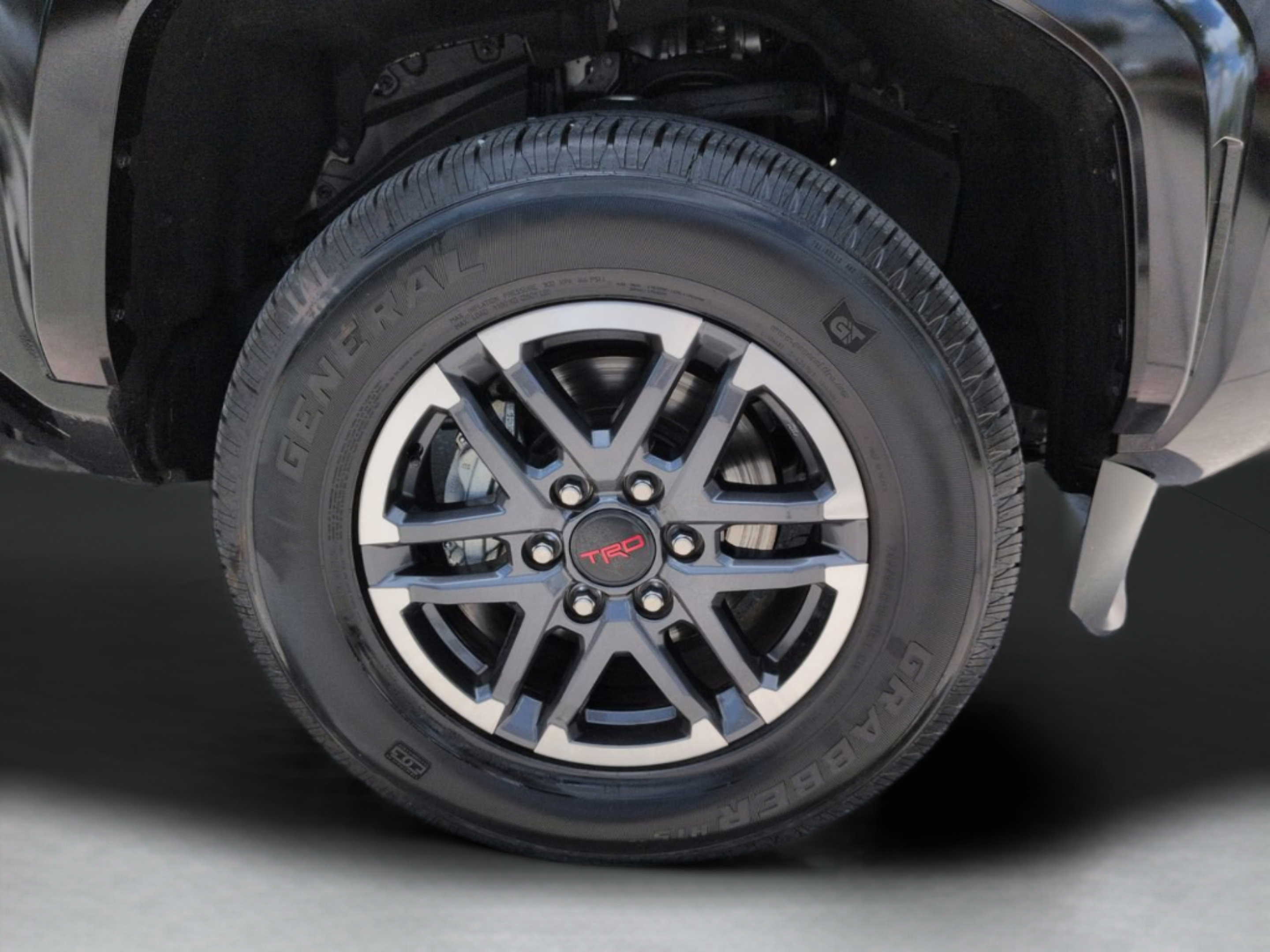 Used 2025 Toyota Tacoma TRD Sport RWD image 13