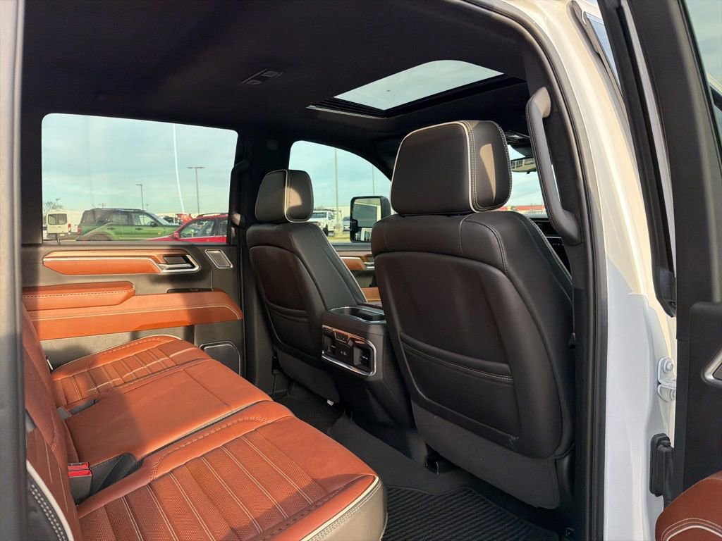 Used 2024 GMC Sierra 3500 Denali Ultimate image 19