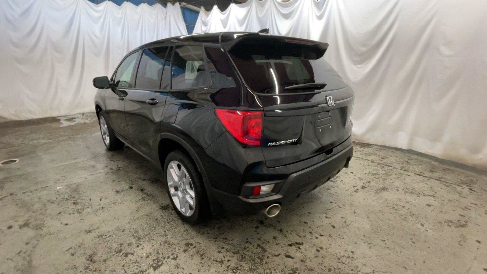 Certified 2025 Honda Passport EX-L image 9