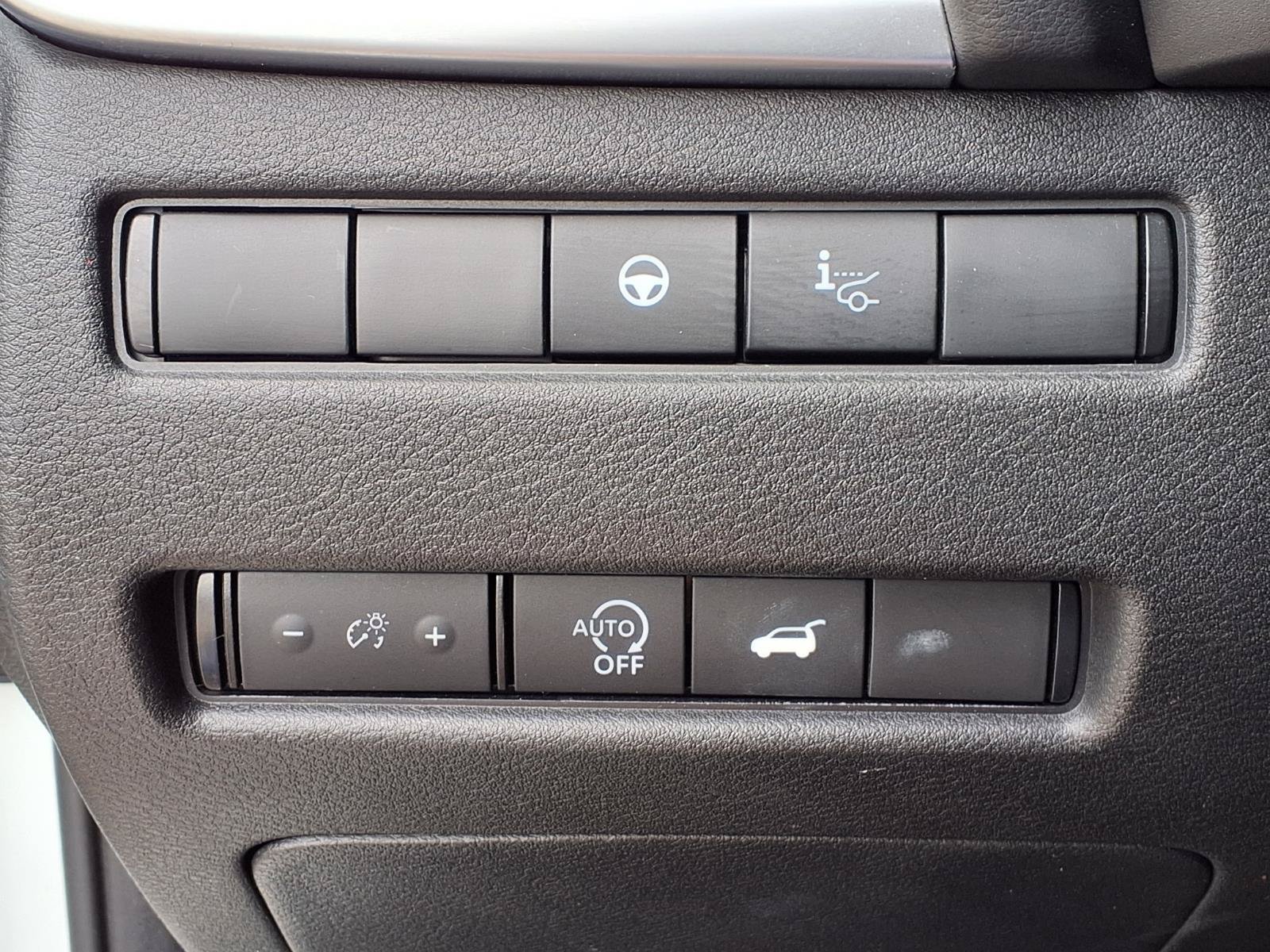 Used 2024 Nissan Rogue Platinum w/ Platinum Premium Package FWD image 24