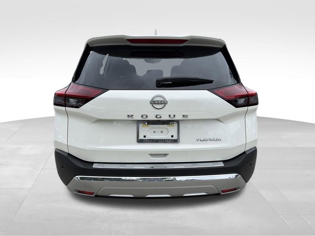 Used 2023 Nissan Rogue Platinum image 7