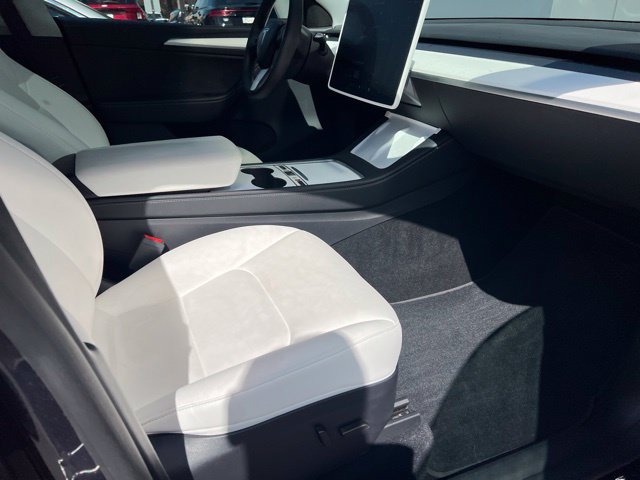 Used 2025 Tesla Model Y Long Range AWD/4WD image 6
