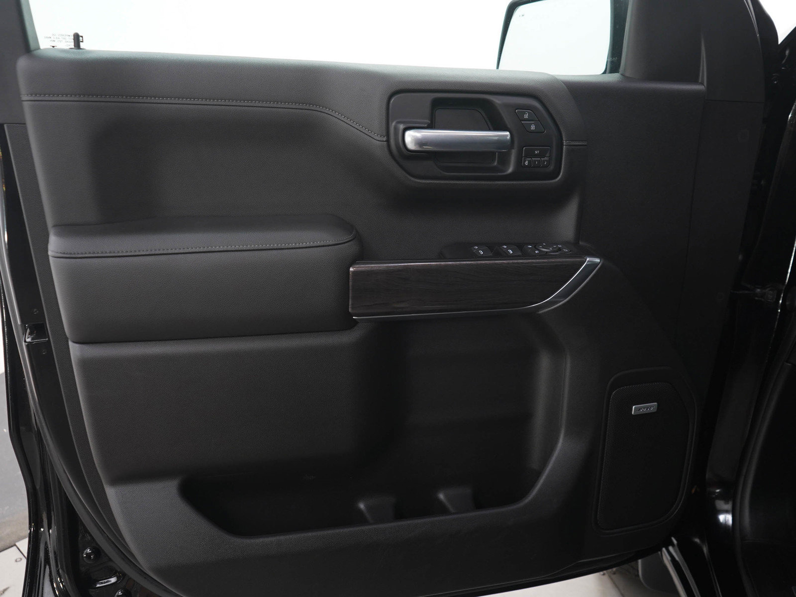 Used 2019 Chevrolet Silverado 1500 LTZ AWD/4WD image 22