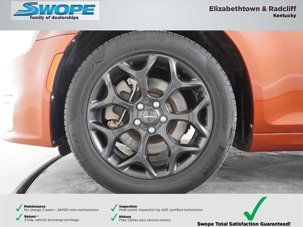 Certified 2021 Chrysler 300 Touring L image 26