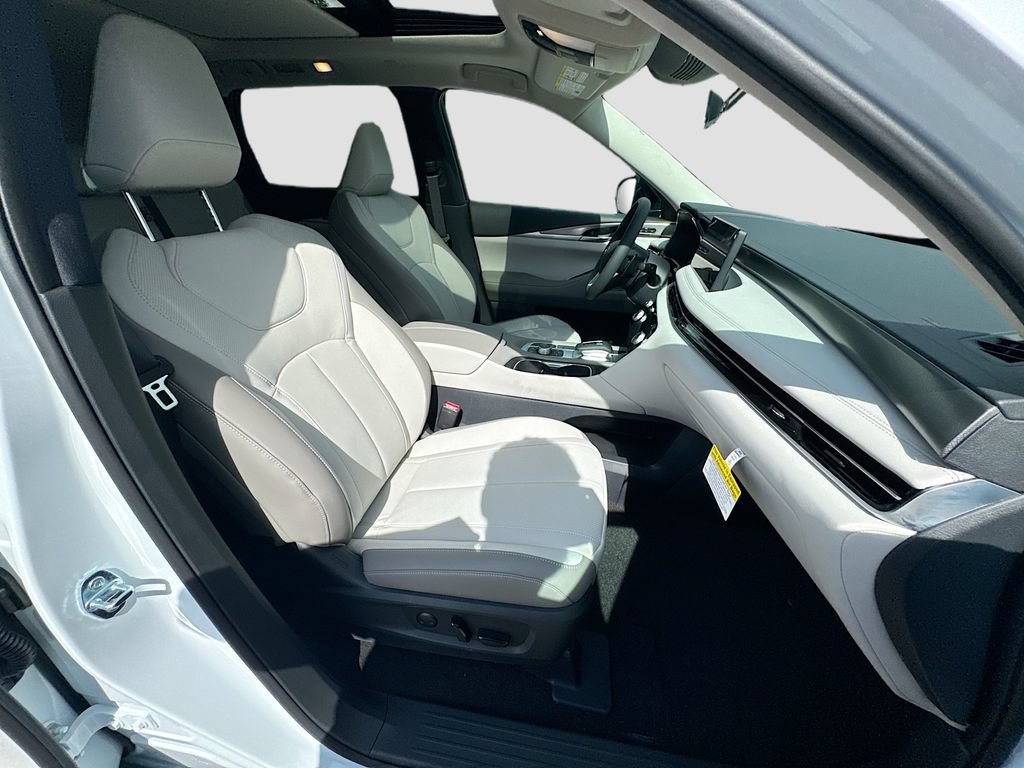 New 2027 INFINITI QX60 Pure w/ Cargo Package FWD image 30