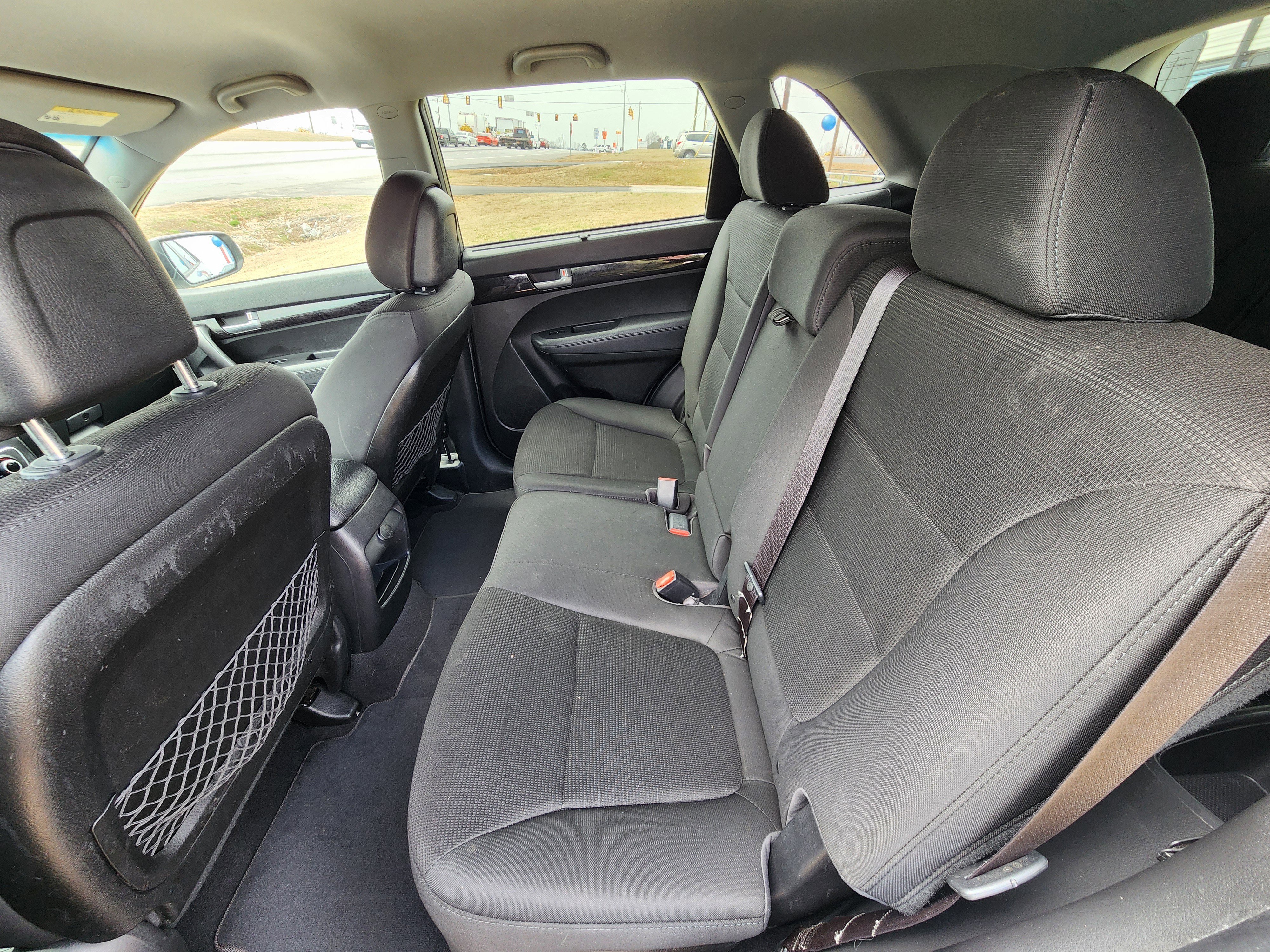 Used 2015 Kia Sorento LX image 17