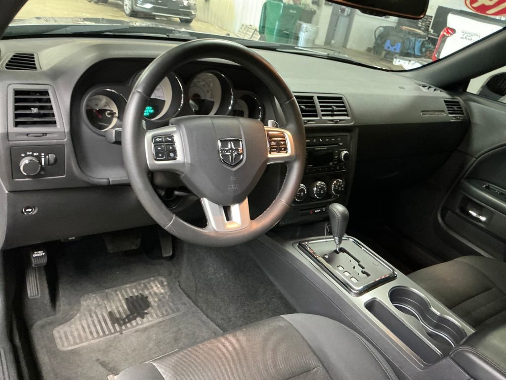 Used 2014 Dodge Challenger SXT w/ Super Sport Group (SS/T) RWD image 18