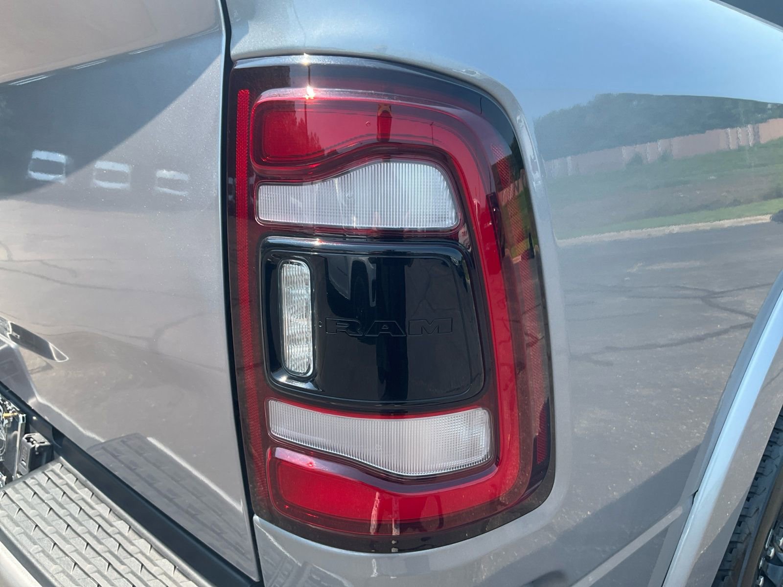 Used 2024 RAM 3500 Limited image 32