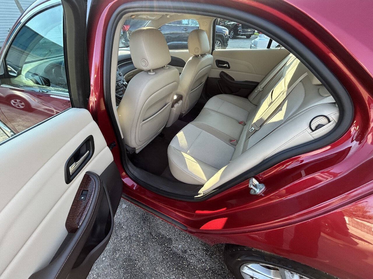 Used 2013 Chevrolet Malibu Eco w/ Power Convenience Package FWD image 7