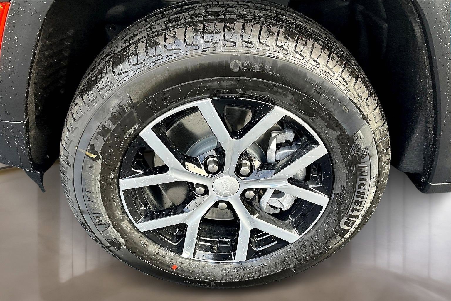 New 2025 Jeep Grand Cherokee L Limited w/ Luxury Tech Group II image 12