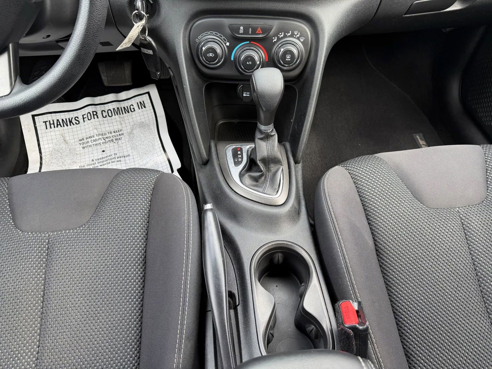 Used 2015 Dodge Dart SXT image 29