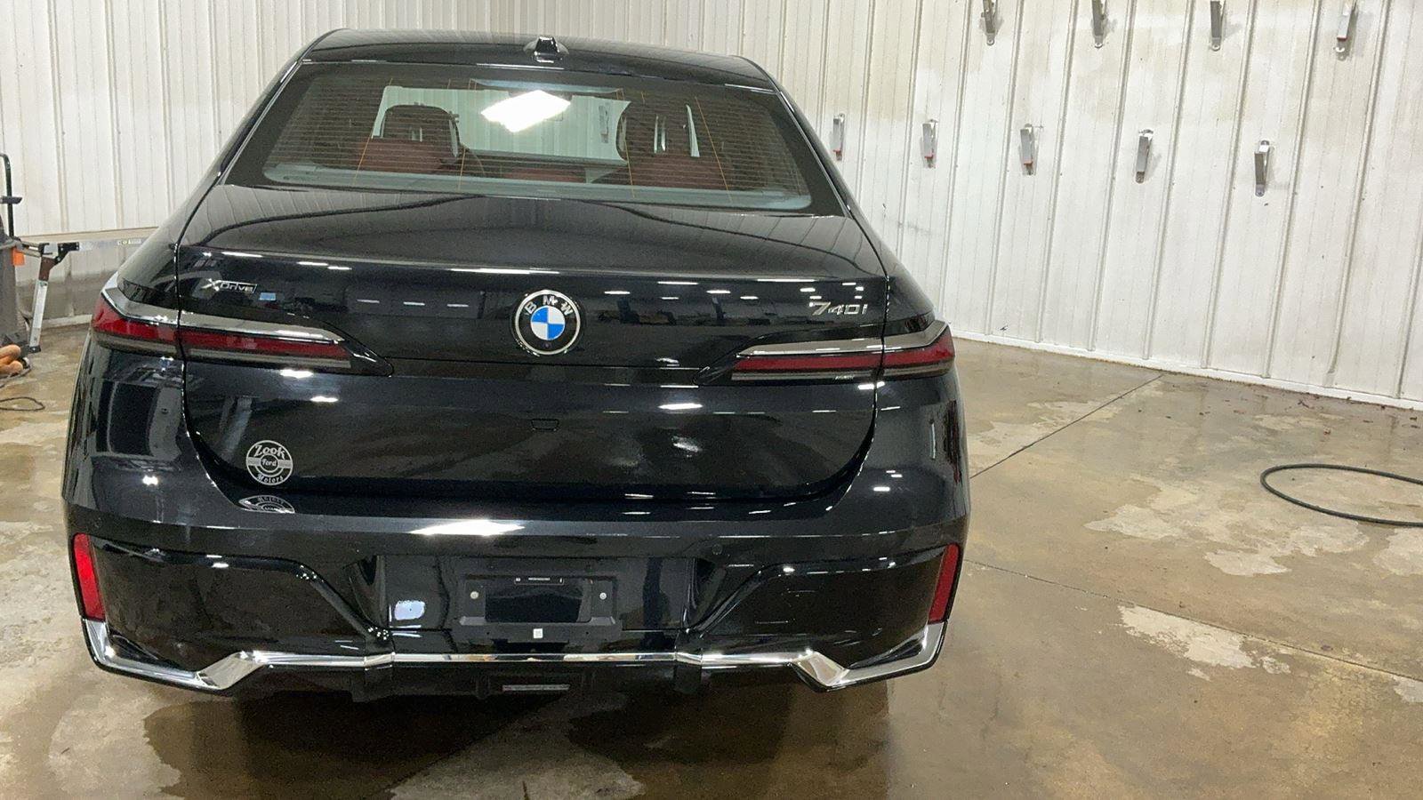 Used 2025 BMW 740i xDrive 740i xDrive image 9