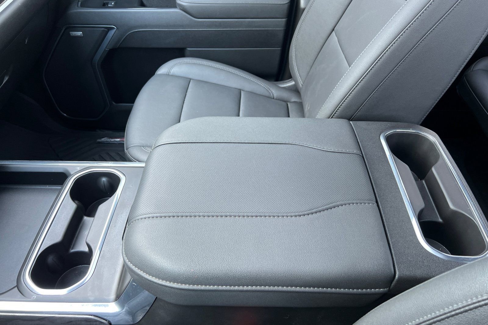 Used 2026 Chevrolet Silverado 3500 LTZ w/ LTZ Plus Package image 30