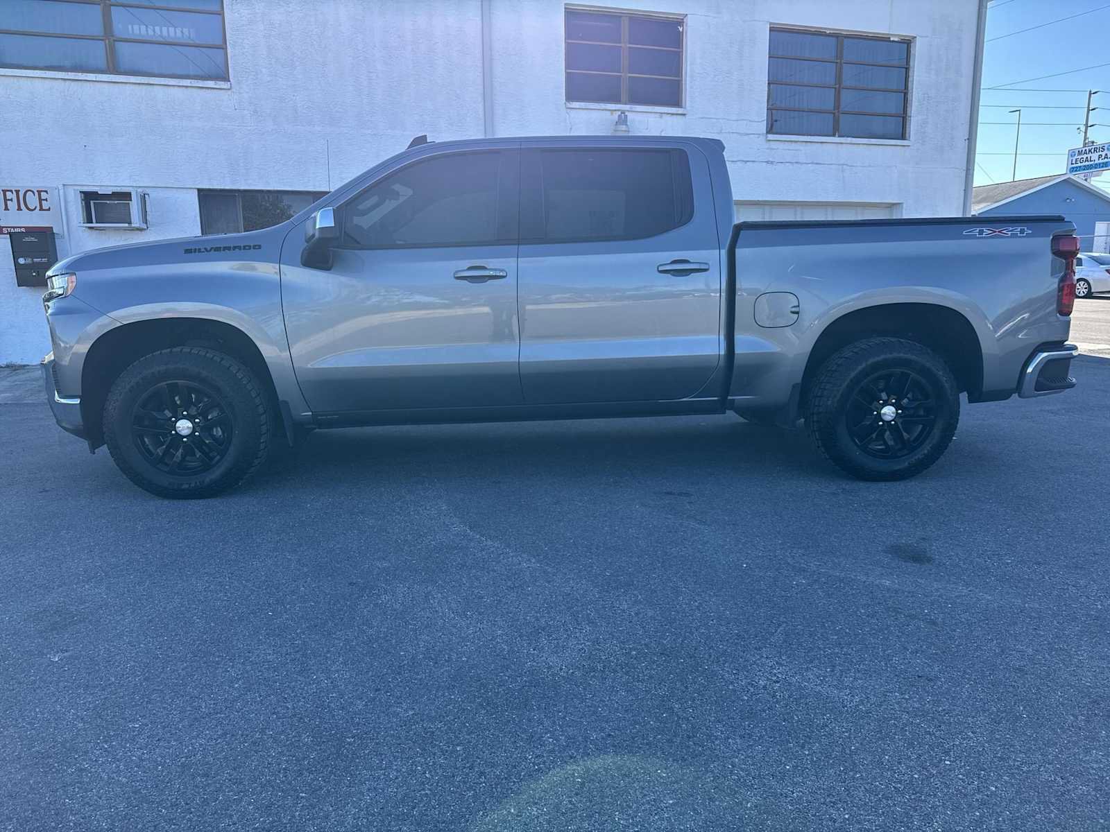 Used 2021 Chevrolet Silverado 1500 LT w/ Bed Protection Package image 3