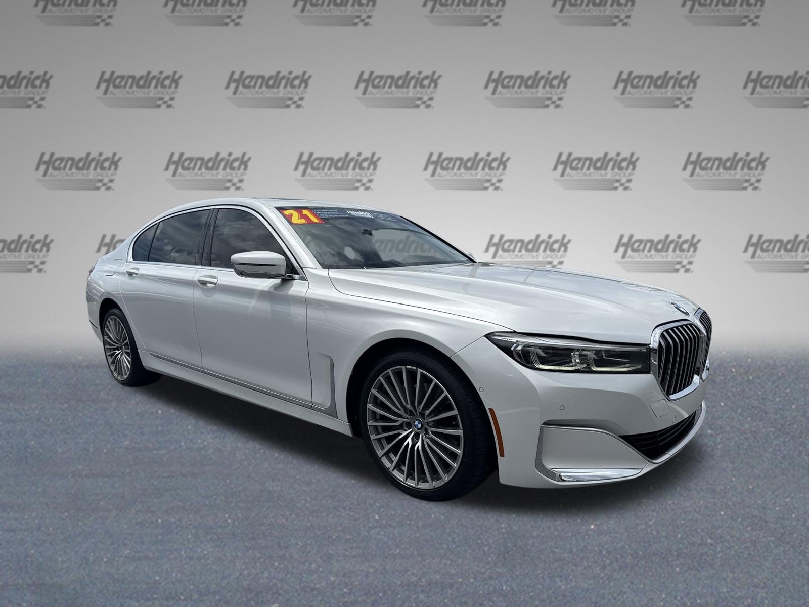Used 2021 BMW 740i w/ Premium Package RWD image 2