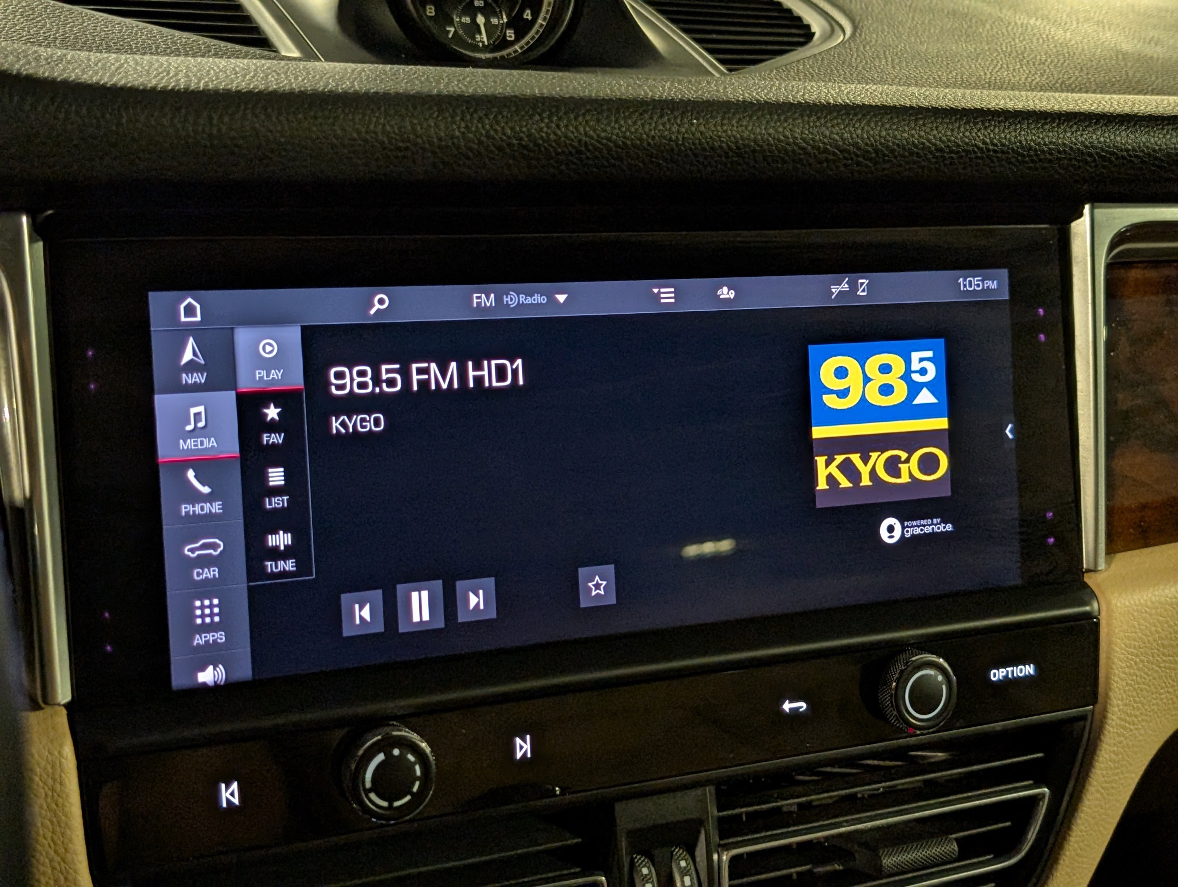 Certified 2022 Porsche Macan image 33