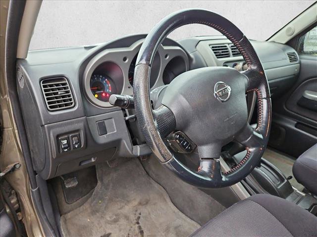 Used 2002 Nissan Frontier S/C AWD/4WD image 10