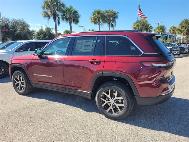 New 2025 Jeep Grand Cherokee Limited image 11