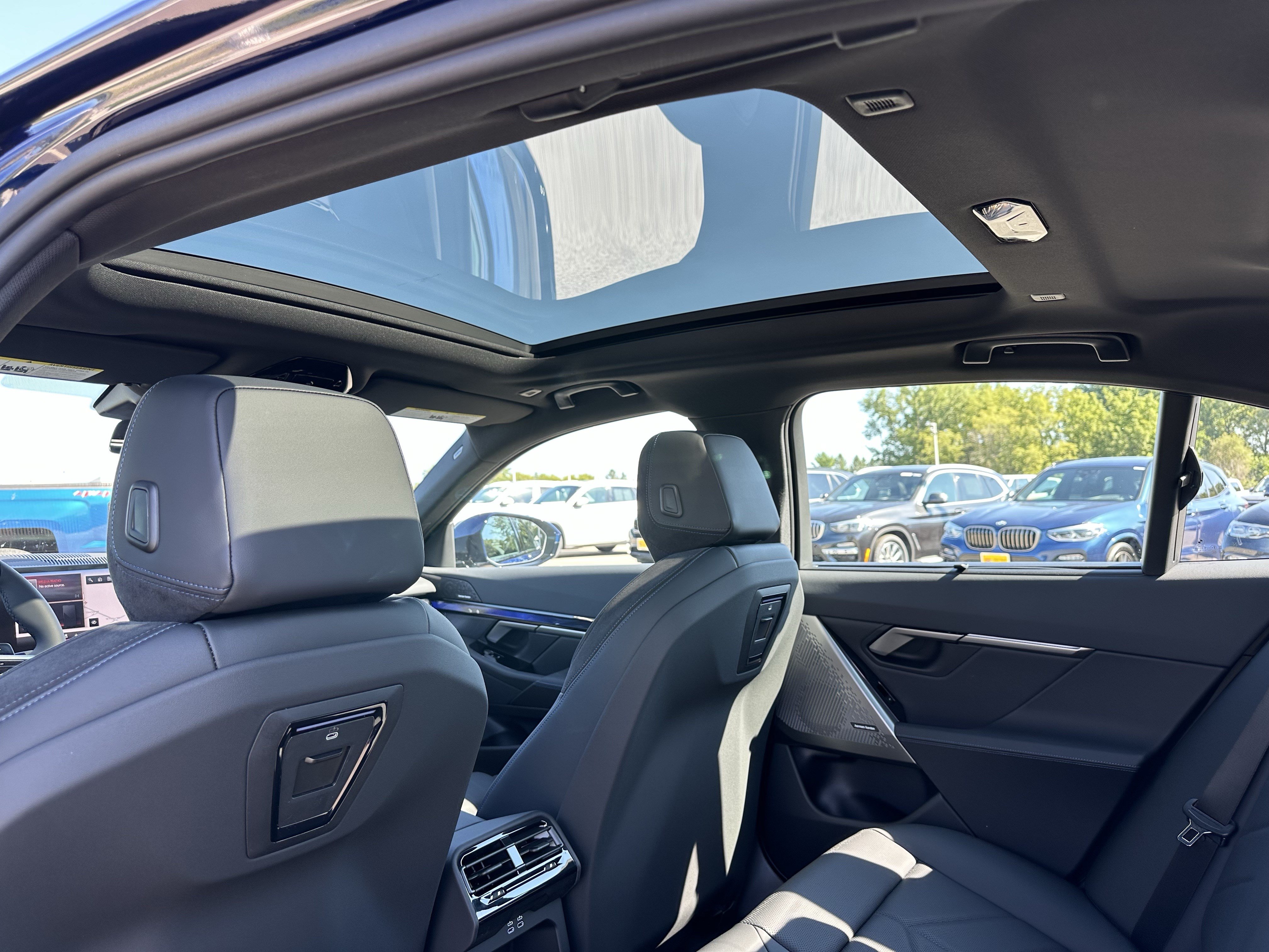 New 2026 BMW 550e xDrive w/ Executive Package AWD/4WD image 20
