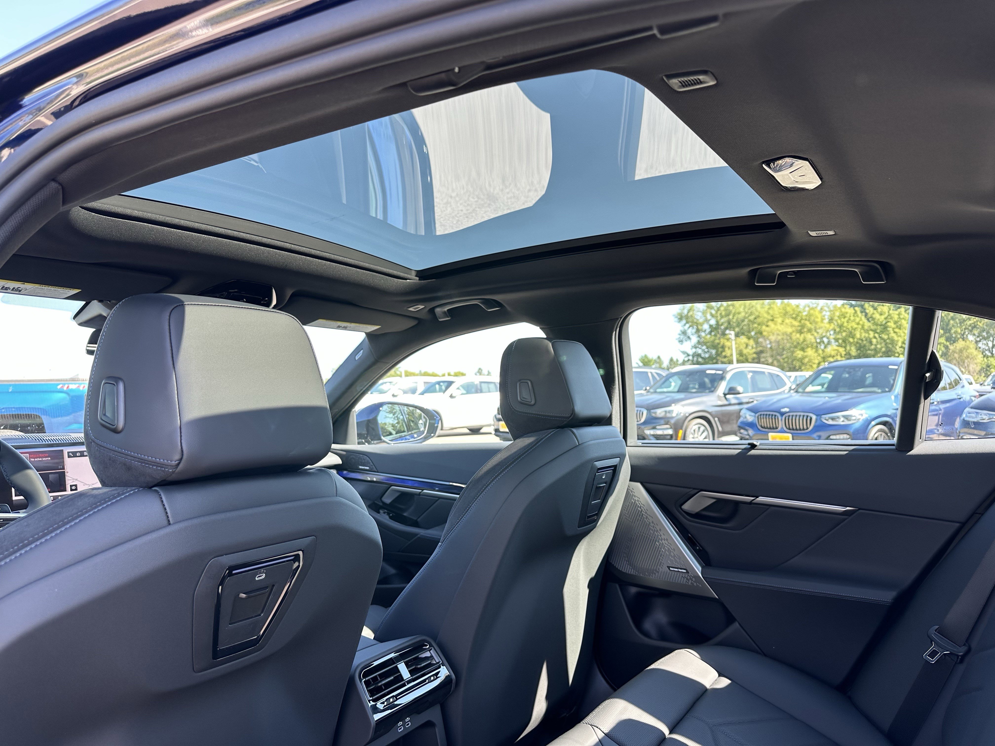 New 2026 BMW 550e xDrive w/ Executive Package image 20