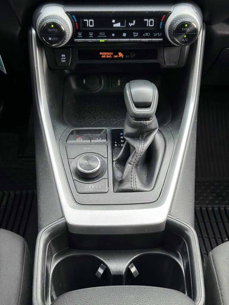 Used 2019 Toyota RAV4 LE AWD/4WD image 15