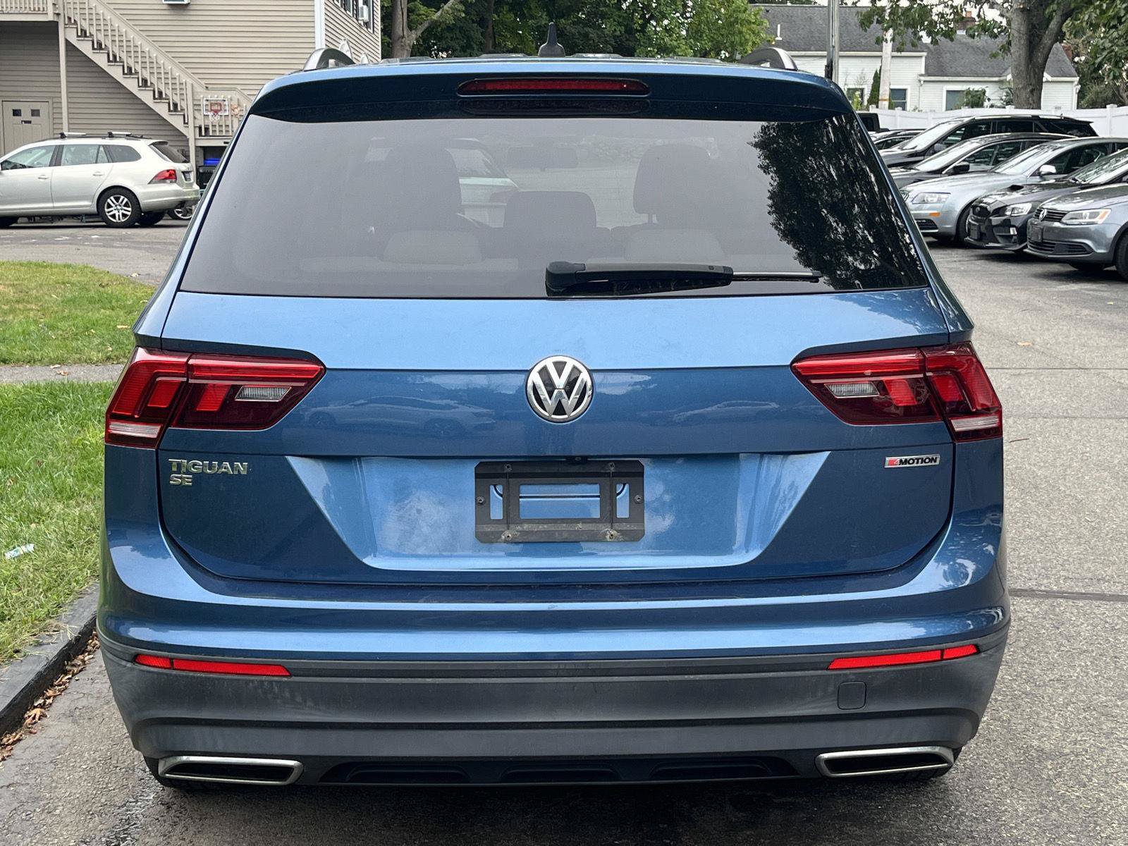 Used 2019 Volkswagen Tiguan SE w/ Panoramic Sunroof Package AWD/4WD image 4