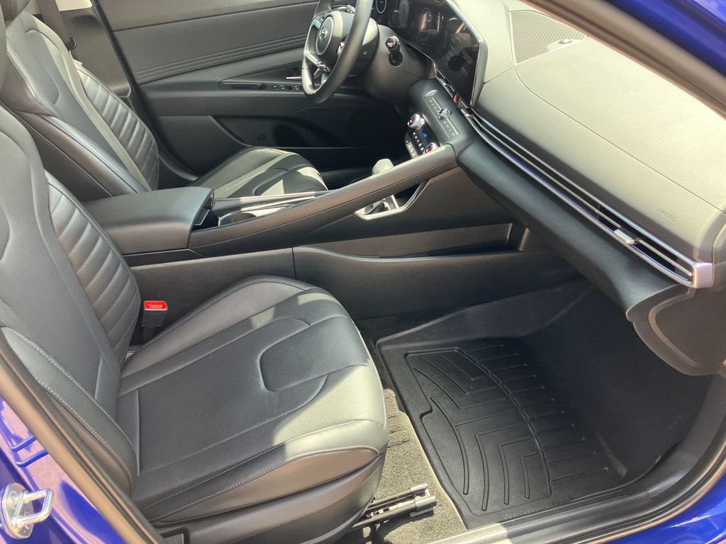 Used 2023 Hyundai Elantra Limited FWD image 15